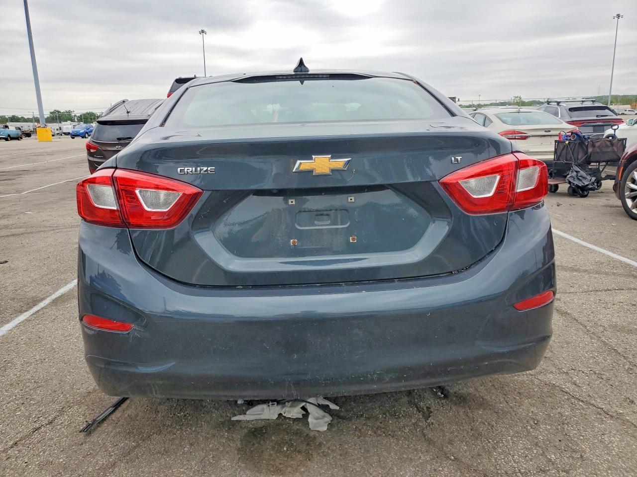 2018 Chevrolet Cruze Lt - Image 6