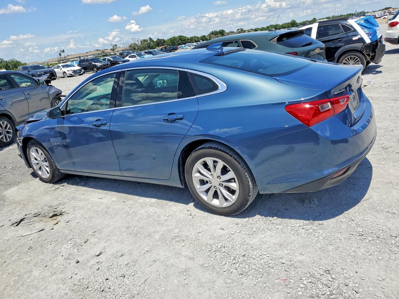 2024 Chevrolet Malibu Lt - Image 2