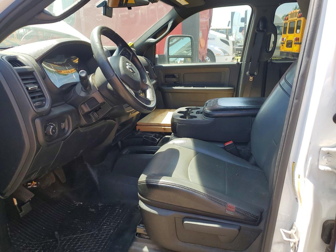 2023 Ram 3500 Tradesman - Фото 7