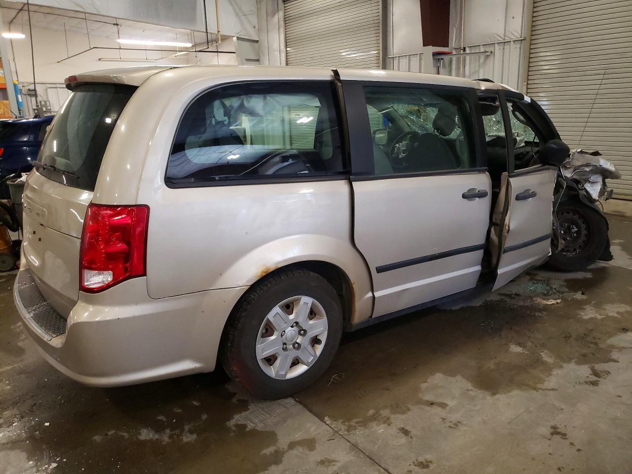 2013 Dodge Caravan - Image 3