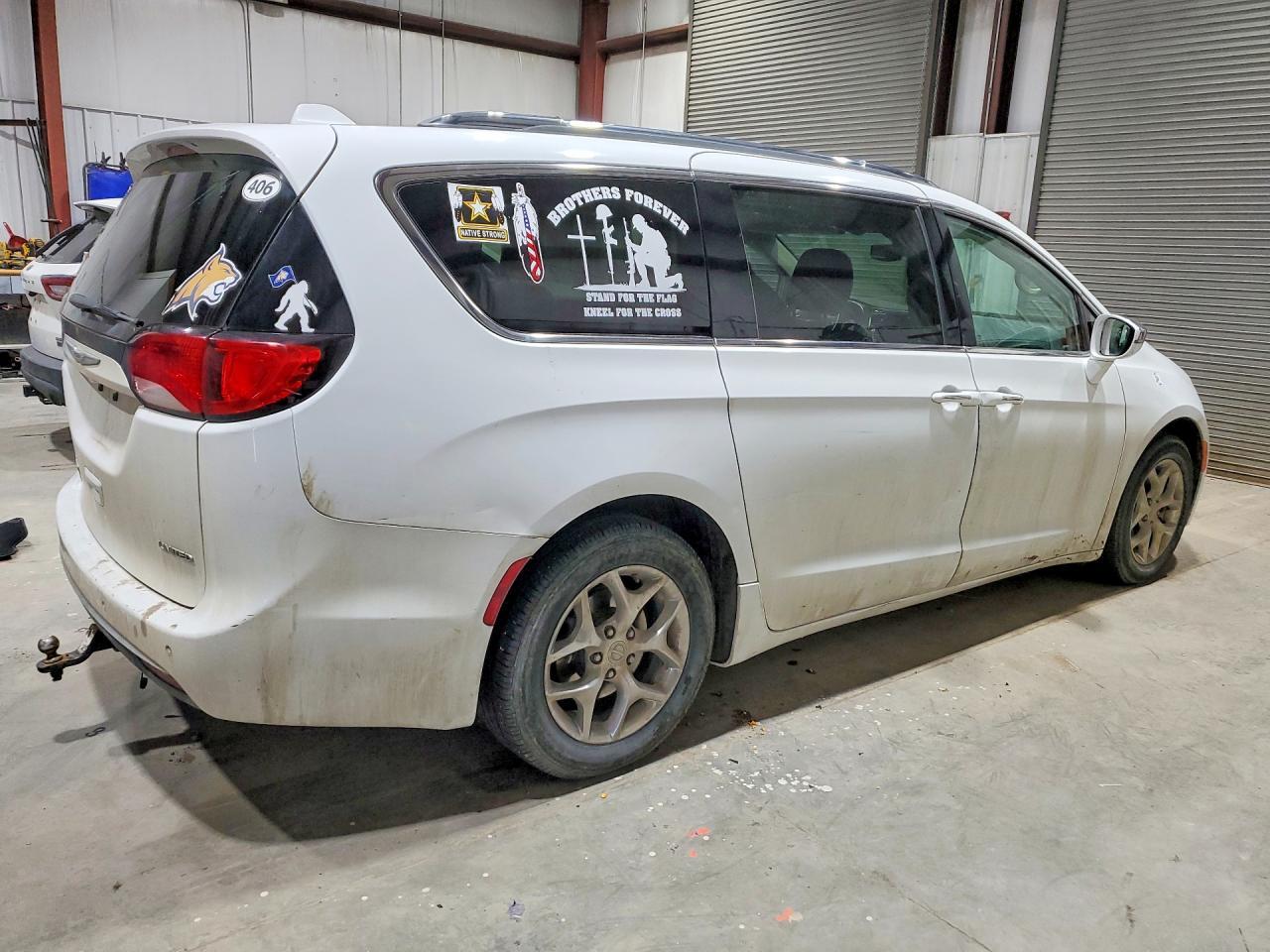2018 Chrysler Pacifica Limited - Image 3