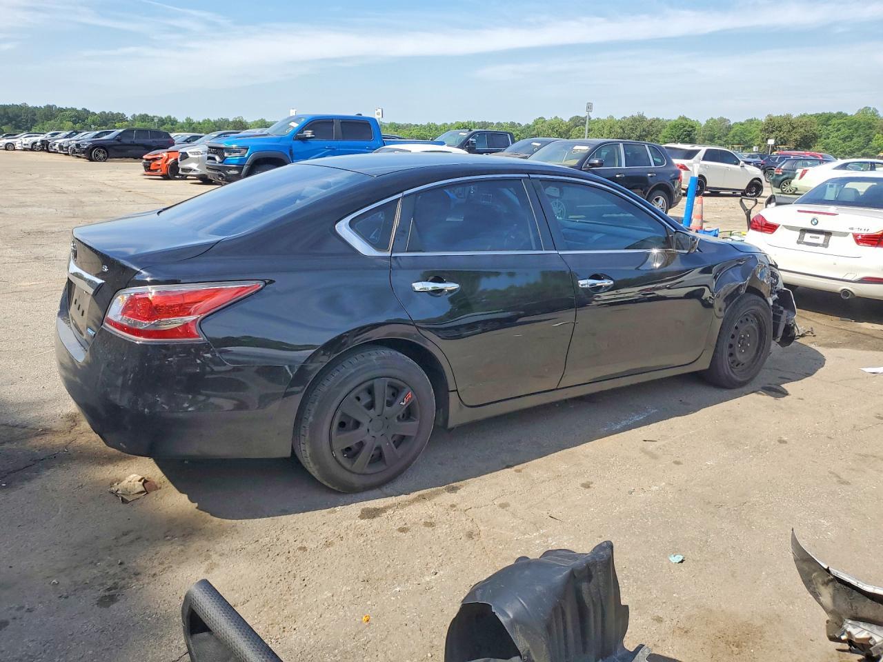 2014 Nissan Altima 2.5 S - Image 3