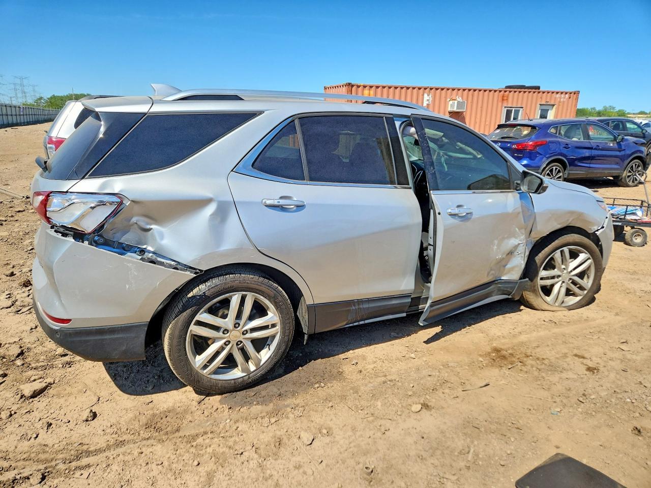 2018 Chevrolet Equinox Premier - Image 3