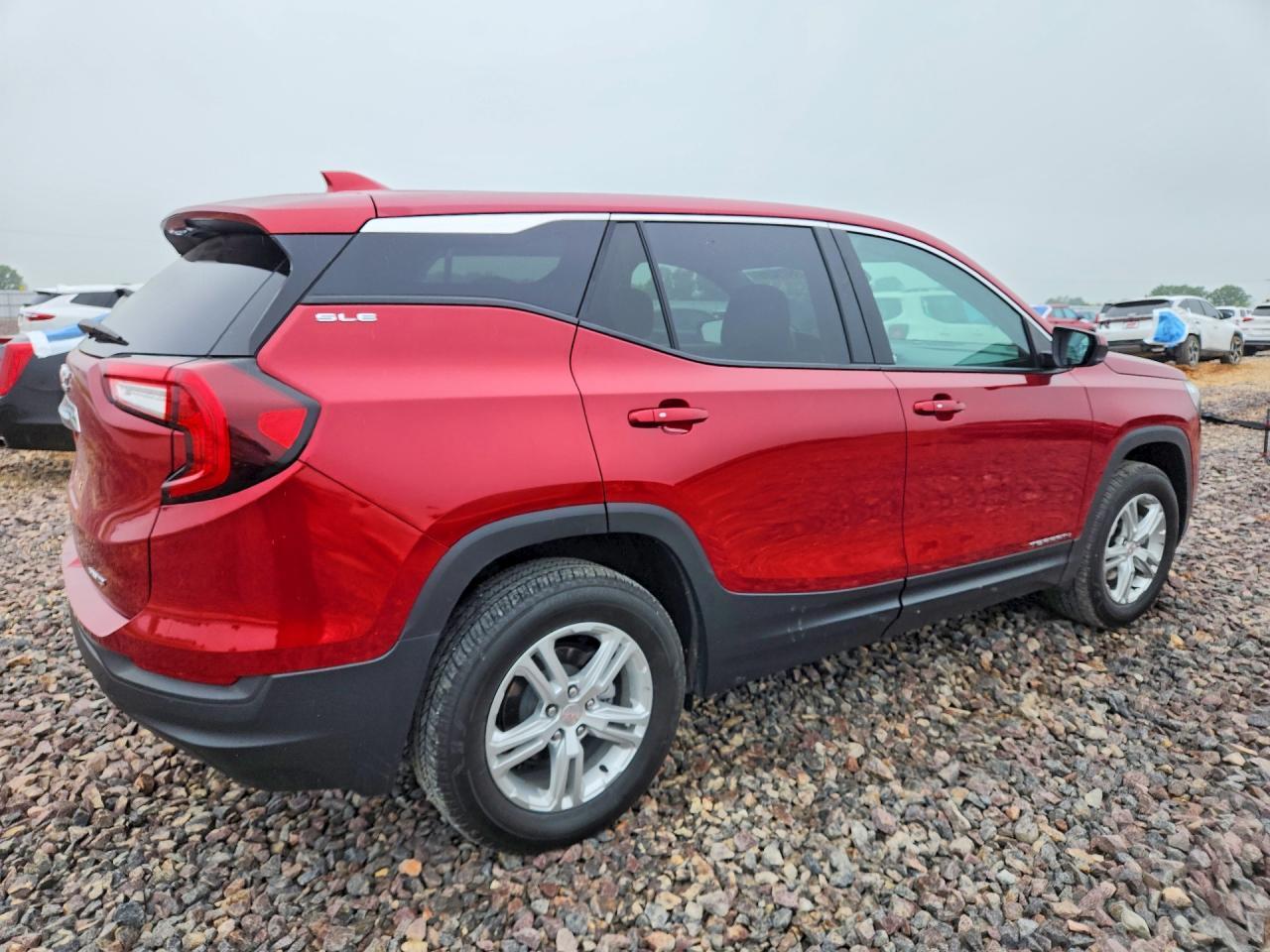 2024 GMC Terrain - Image 3