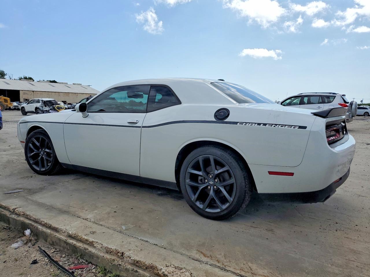 2022 Dodge Challenger Gt - Image 2