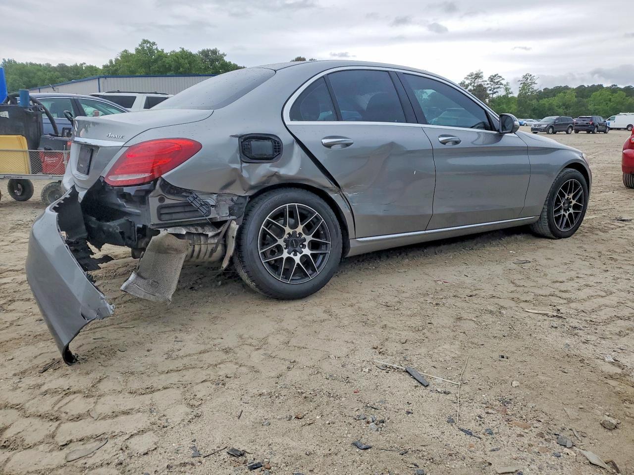 2015 Mercedes-Benz C 300 4Matic - Image 3