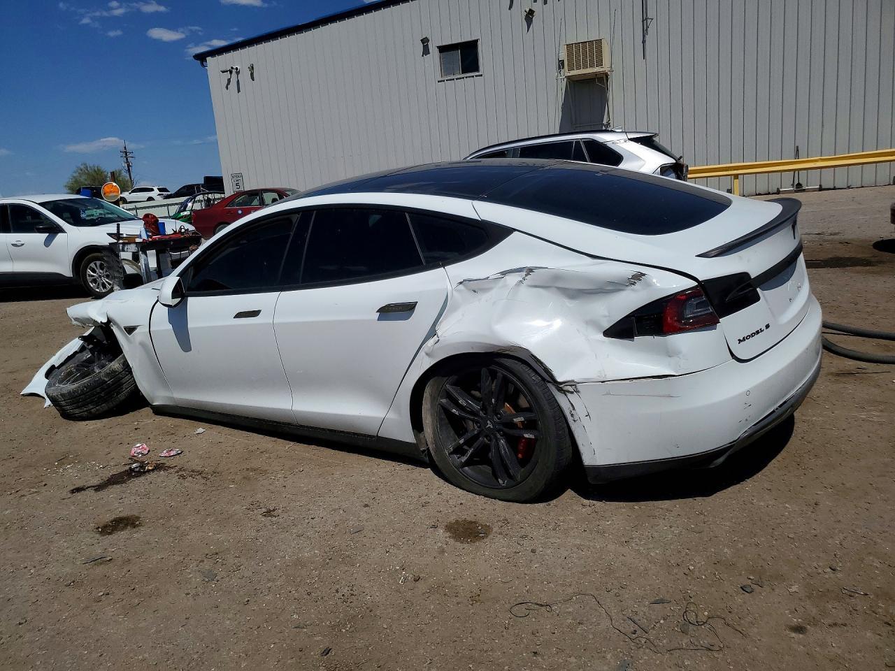 2014 Tesla Model S - Фото 2