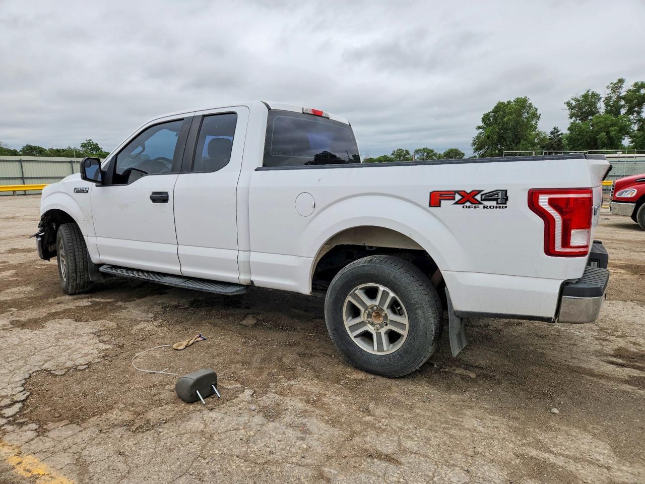 2017 Ford F150 Super Cab - Фото 2