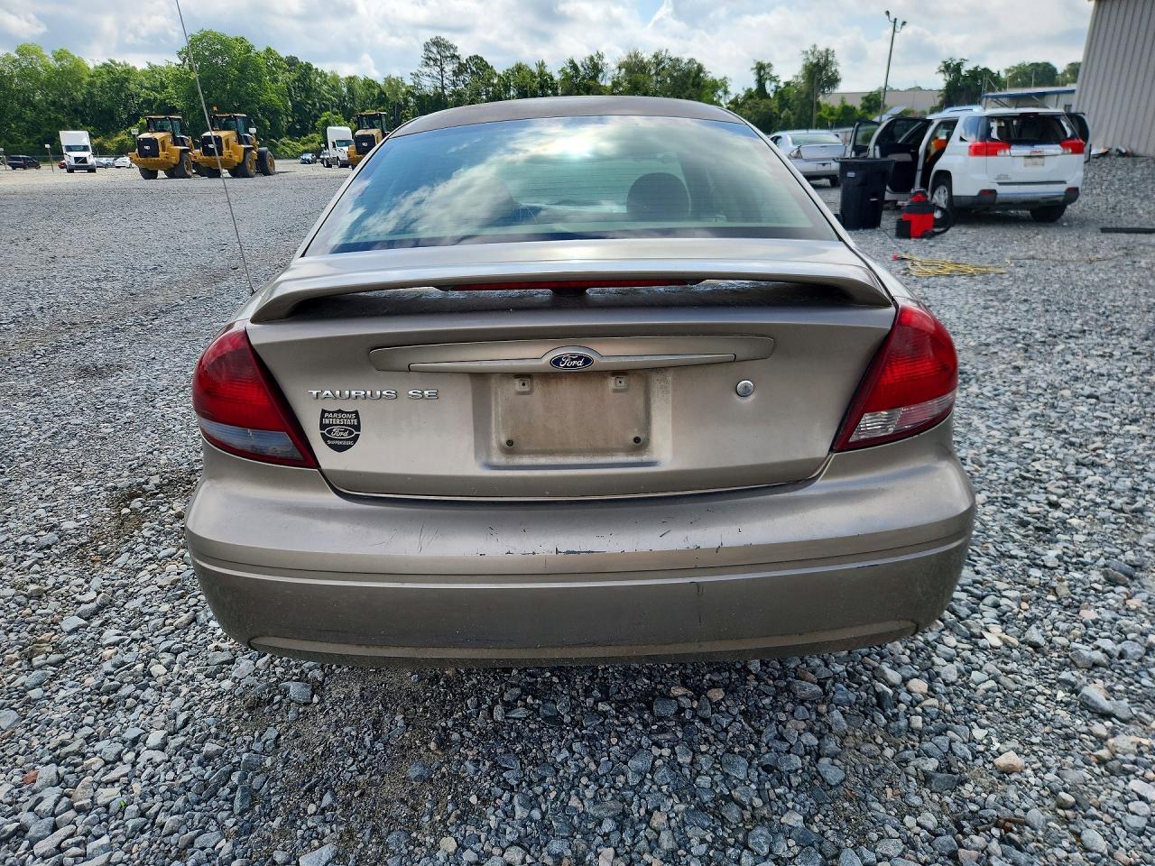 2004 Ford Taurus Se - Image 6