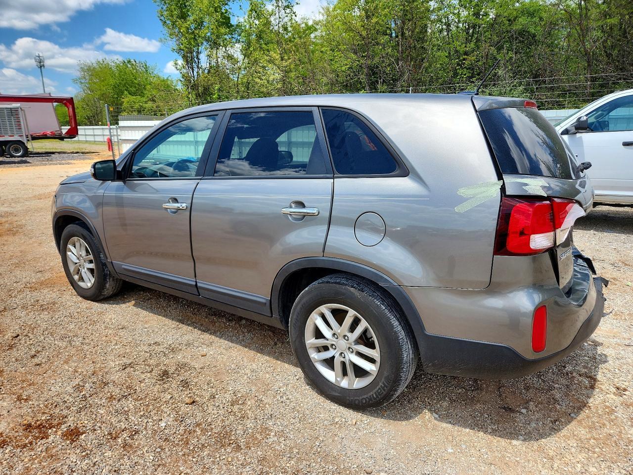 2015 Kia Sorento Lx - Image 2