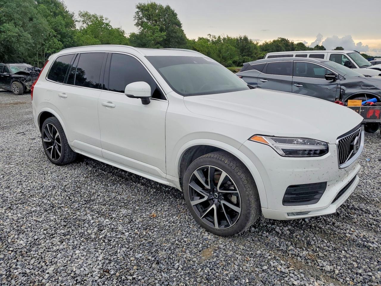 2022 Volvo Xc90 T6 Momentum - Image 4