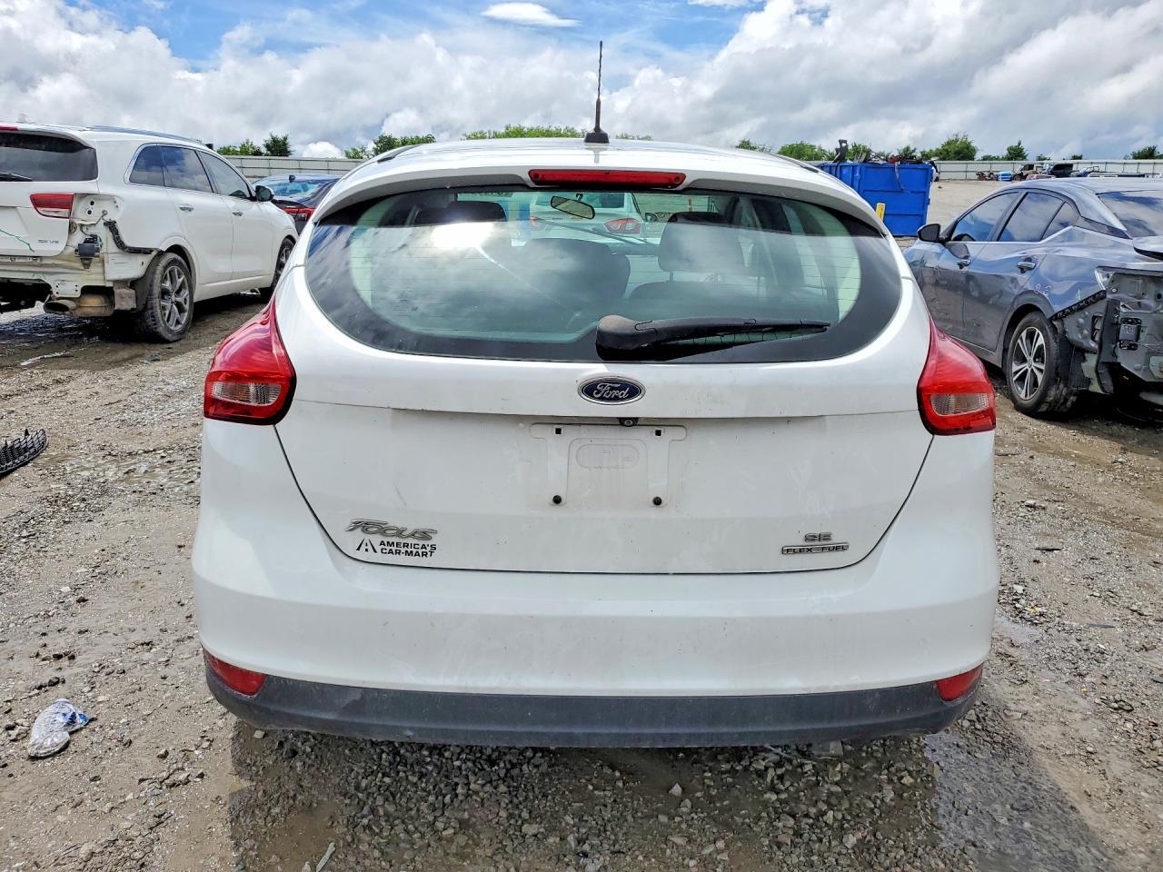 2016 Ford Focus Se - Фото 6