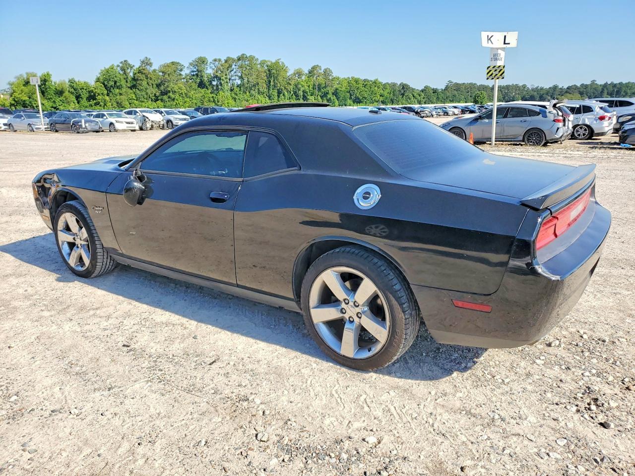 2011 Dodge Challenger - Фото 2