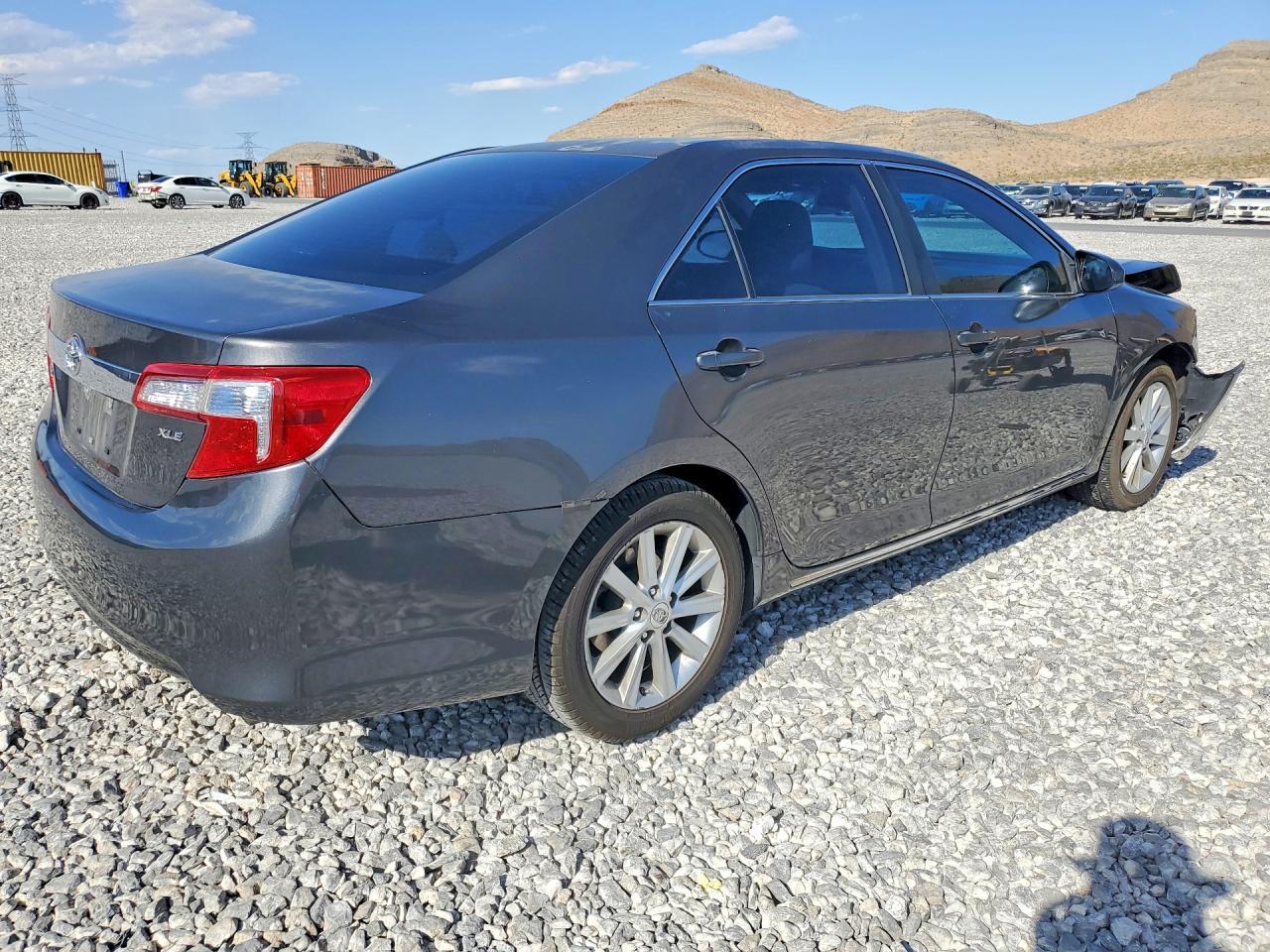 2012 Toyota Camry Xle - Фото 3