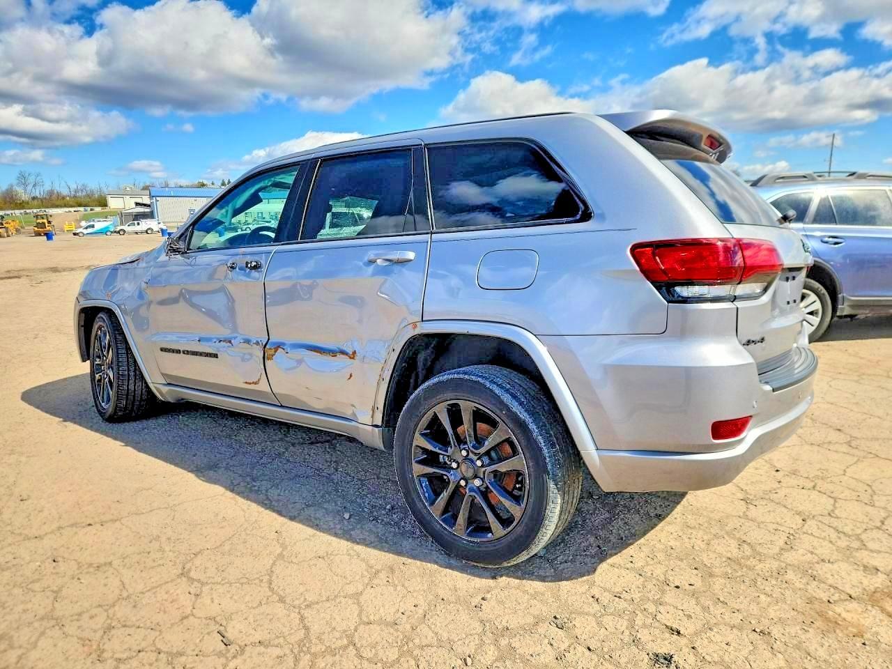 2020 Jeep Grand Cherokee Laredo - Image 2