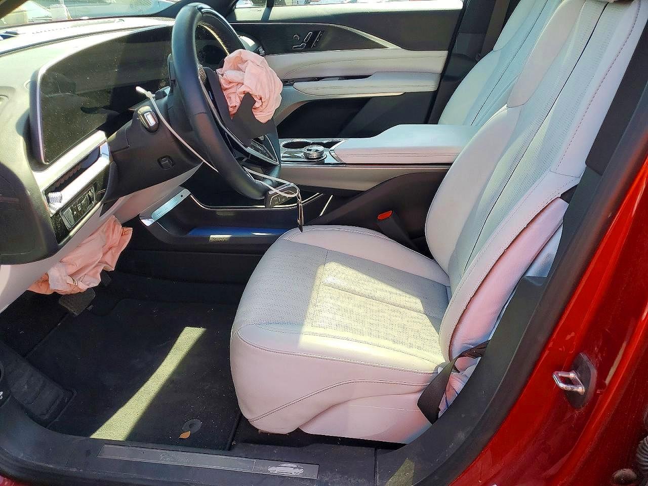 2024 Cadillac Lyriq Luxury - Image 7
