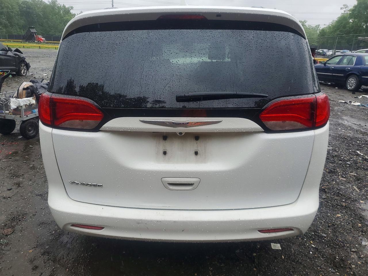 2020 Chrysler Voyager Lxi - Image 6