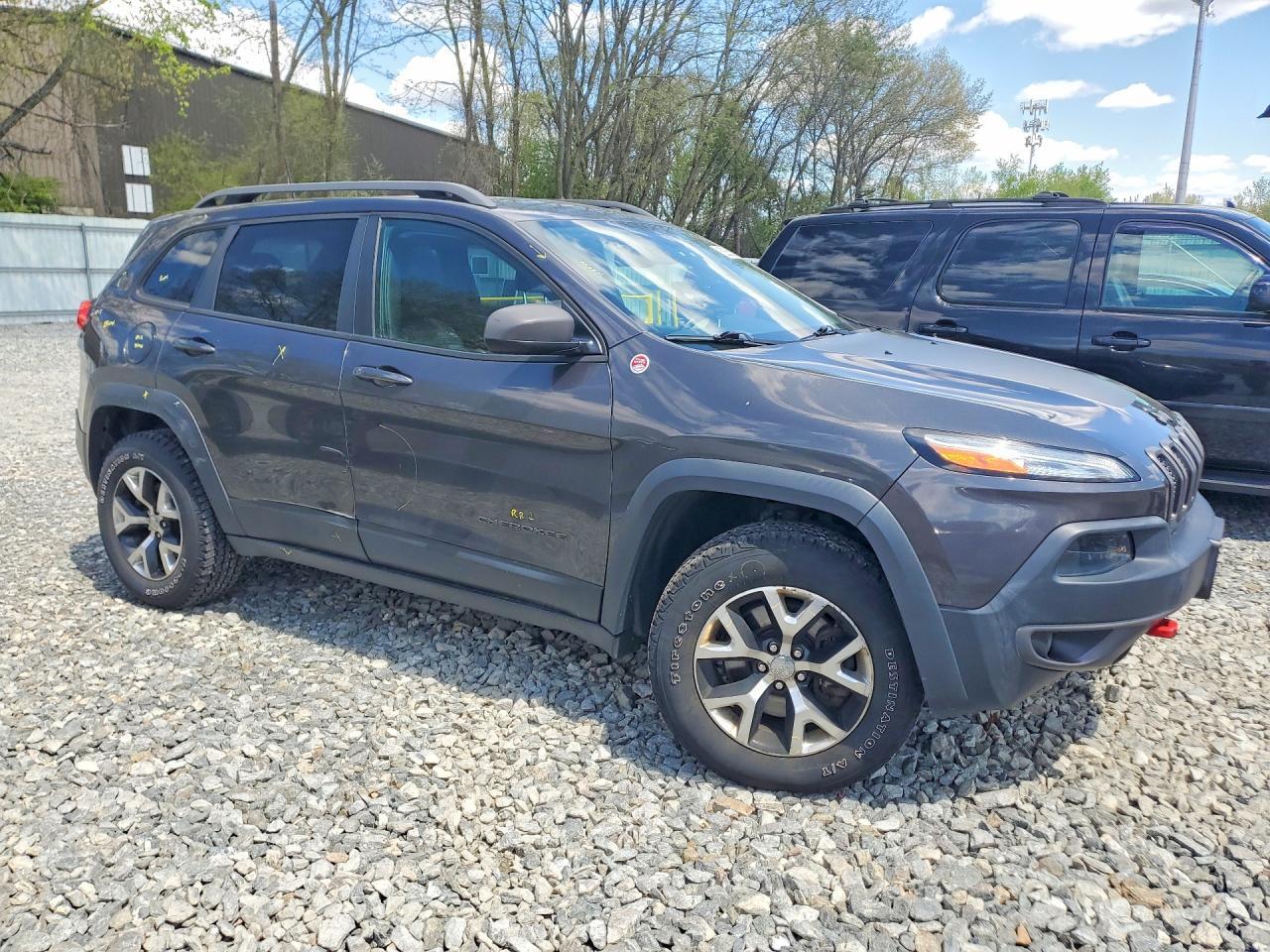 2016 Jeep Cherokee Trailhawk - Image 4
