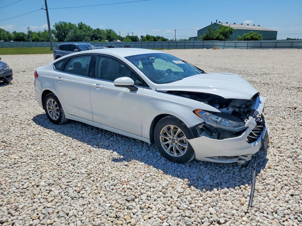 2017 Ford Fusion S - Фото 4