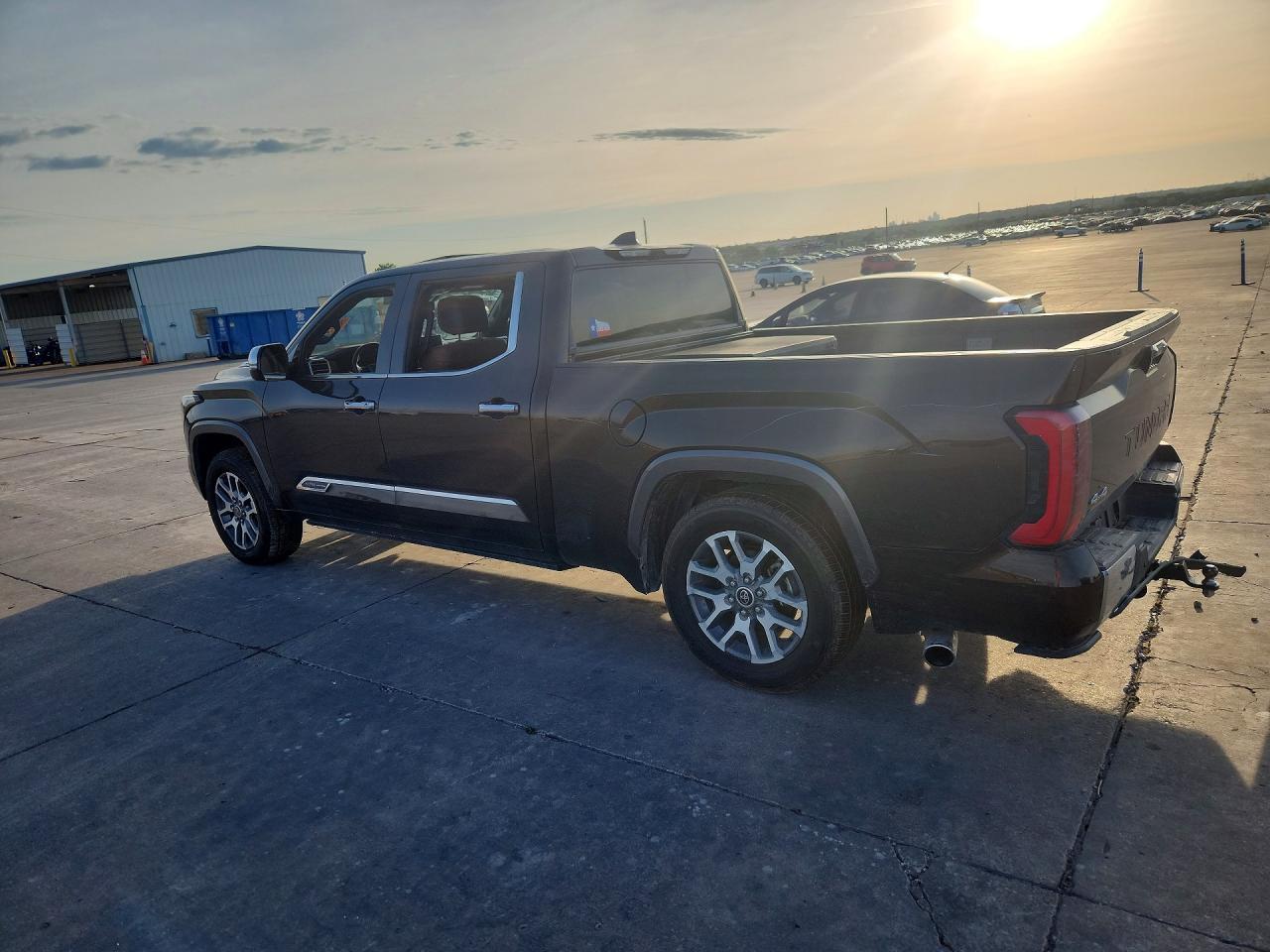 2023 Toyota Tundra 1794 Edition Hv - Image 2