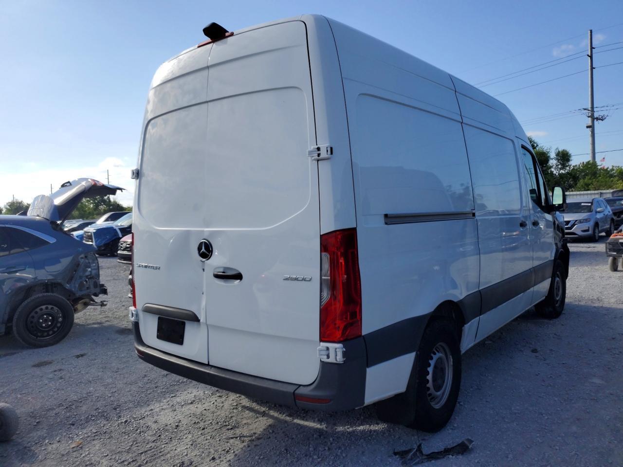 2023 Mercedes-Benz Sprinter 2500 - Фото 3