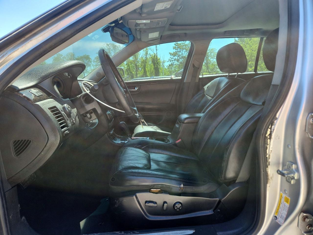 2009 Cadillac Dts - Image 7