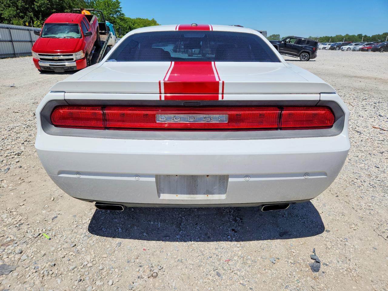 2014 Dodge Challenger Sxt - Image 6