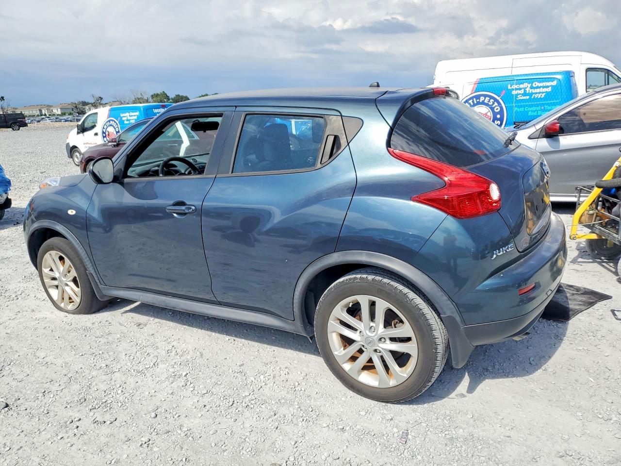2014 Nissan Juke S - Image 2