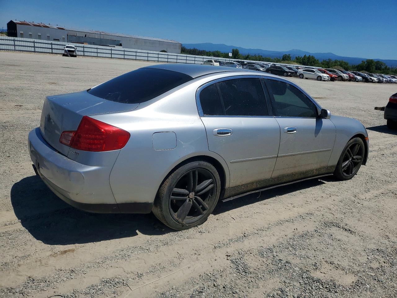 2004 Infiniti G35 Base - Фото 3