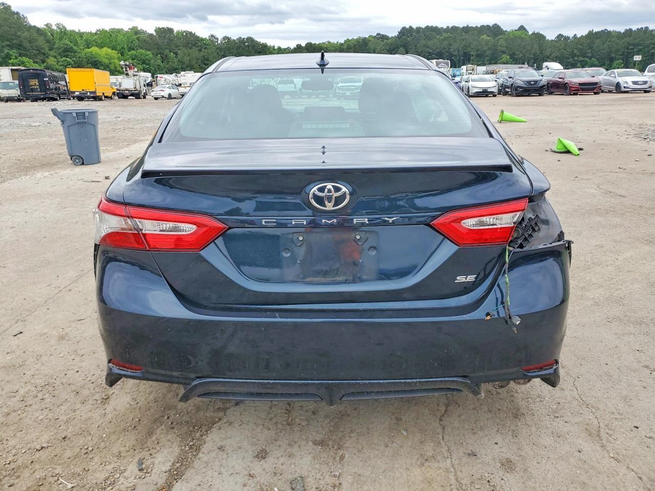 2019 Toyota Camry Se - Image 6