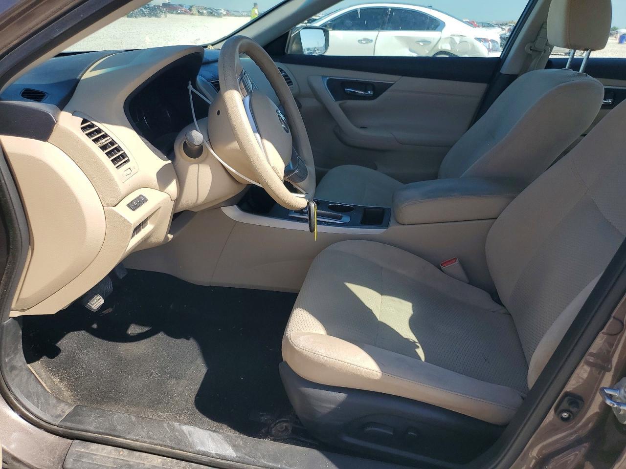 2015 Nissan Altima 2.5 S - Image 7