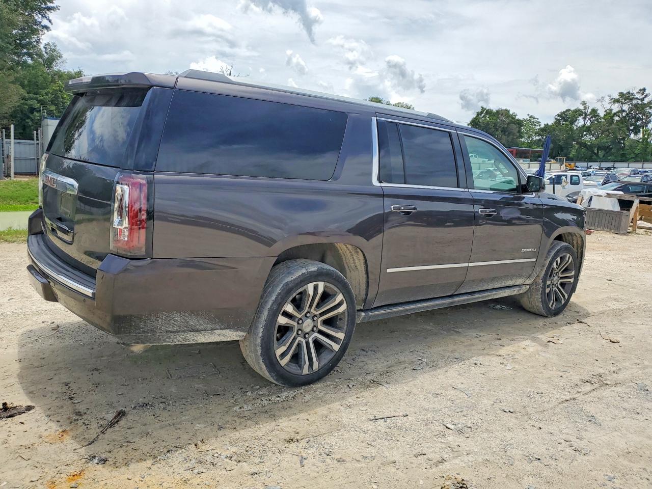 2017 GMC Yukon Xl Denali - Фото 3