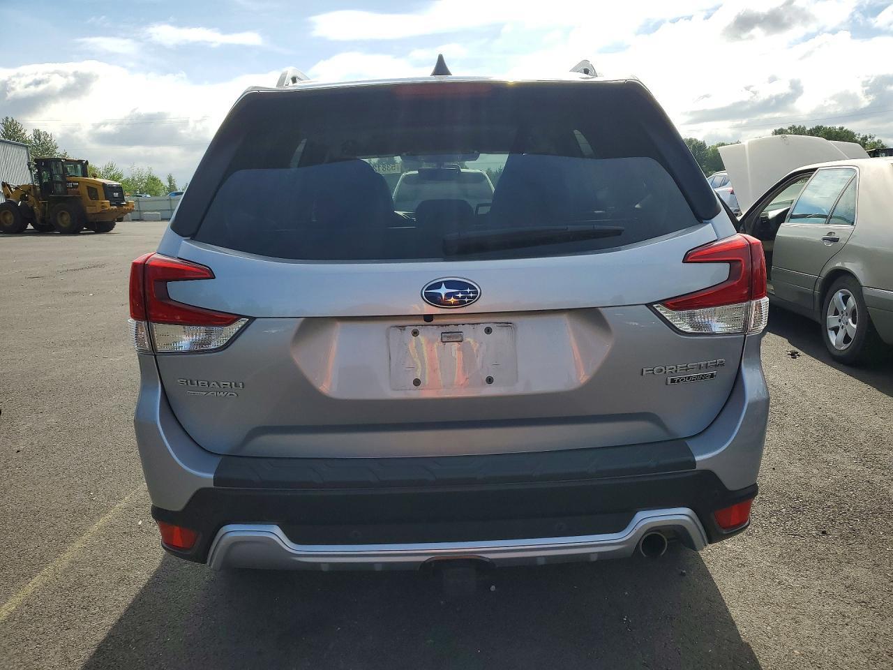 2024 Subaru Forester Touring - Фото 6