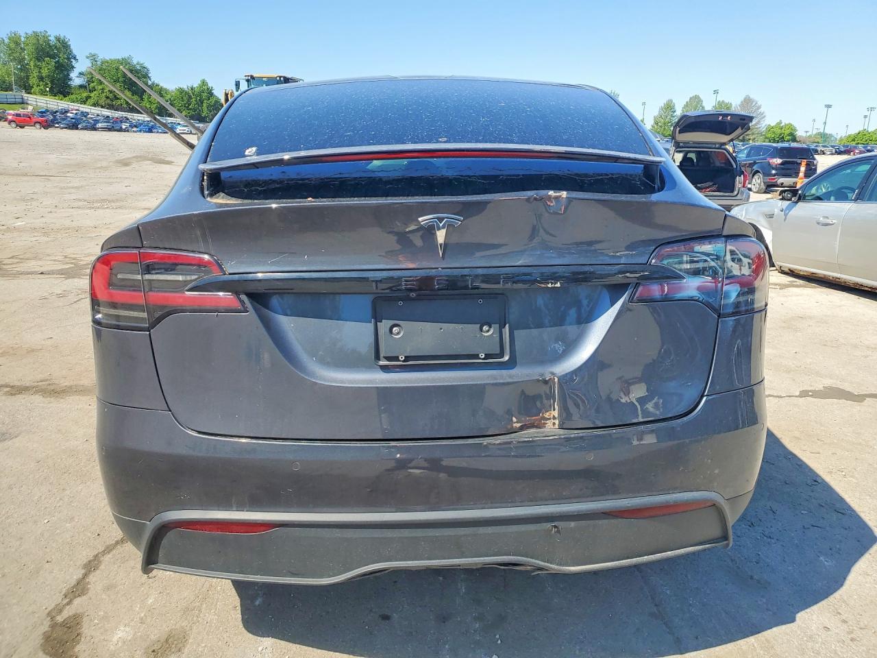 2022 Tesla Model X - Фото 6