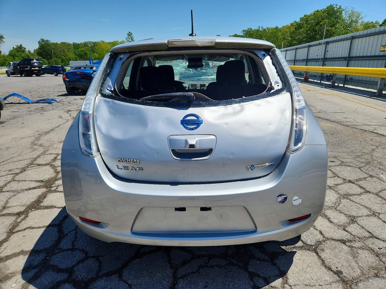 2015 Nissan Leaf S - Фото 6