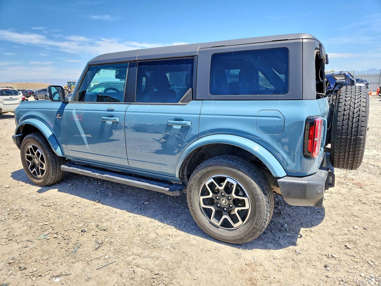 2023 Ford Bronco Base - Фото 2