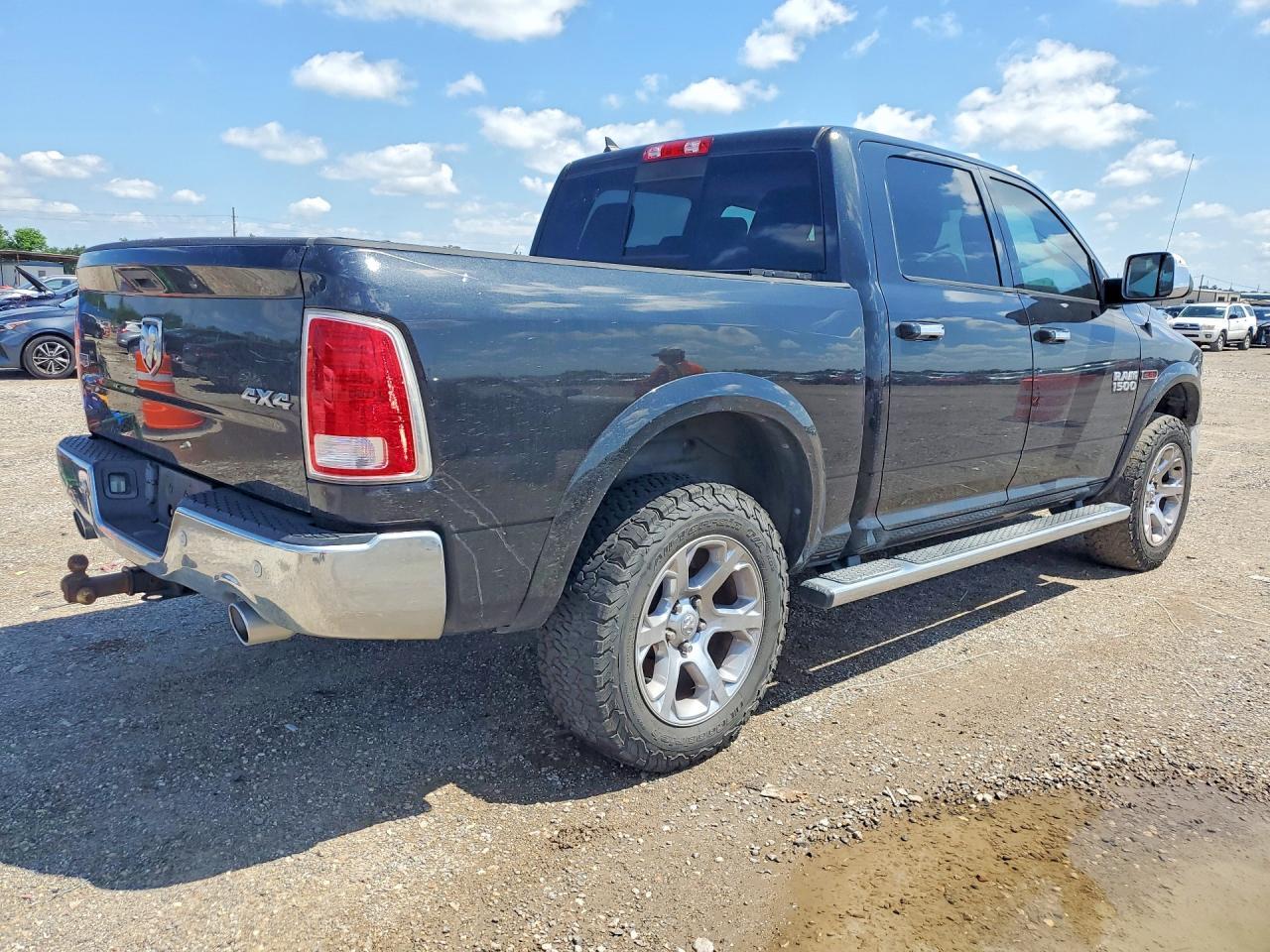 2016 Ram 1500 Laramie - Image 3