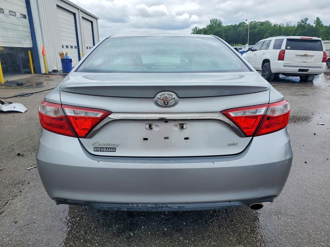 2015 Toyota Camry Se - Image 6
