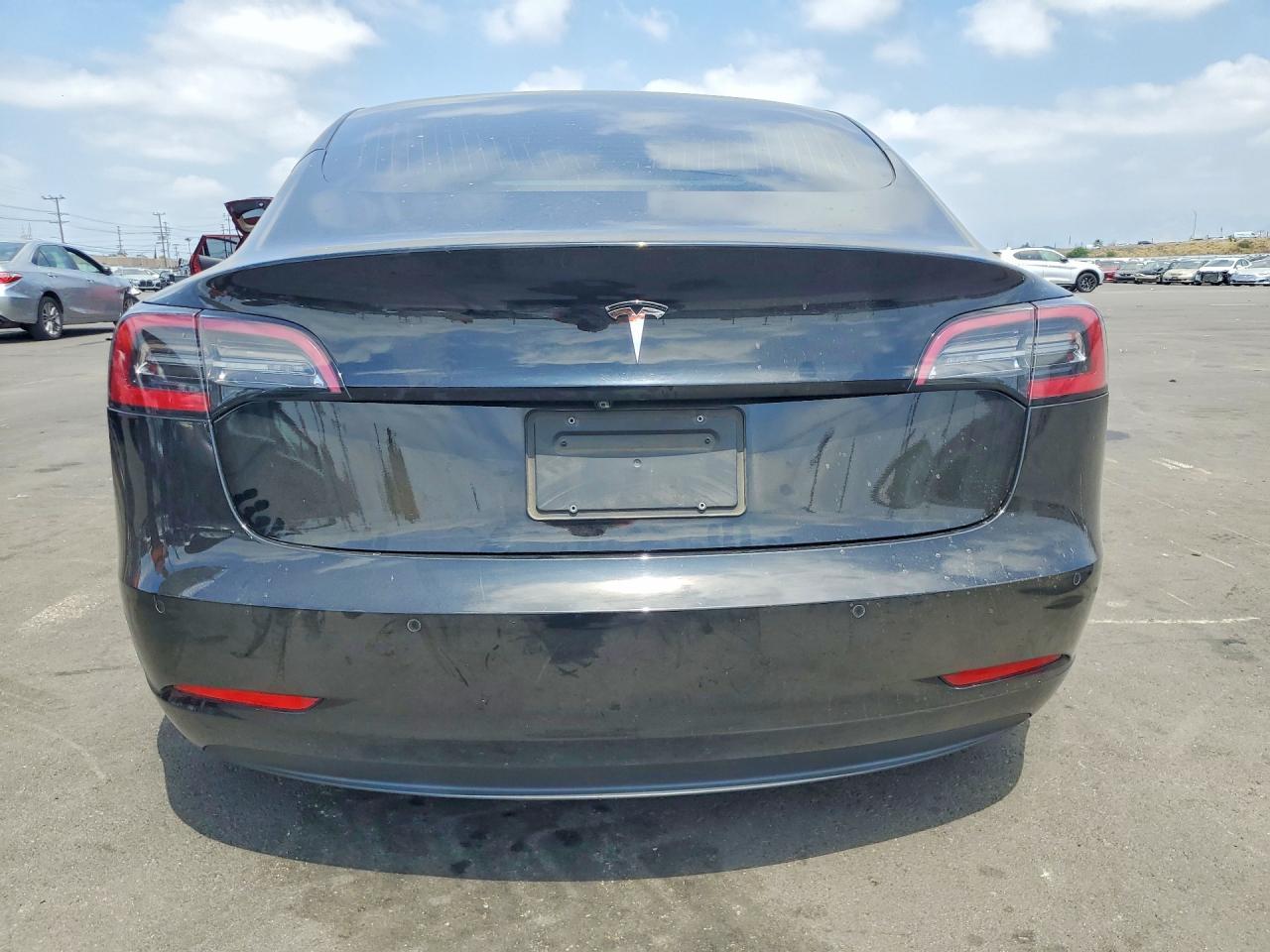 2019 Tesla Model 3 - Фото 6