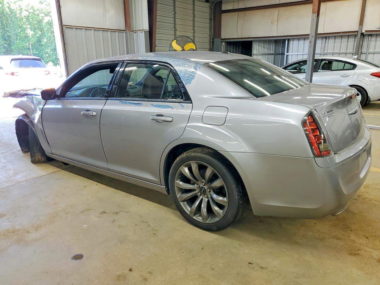 2014 Chrysler 300 S - Фото 2