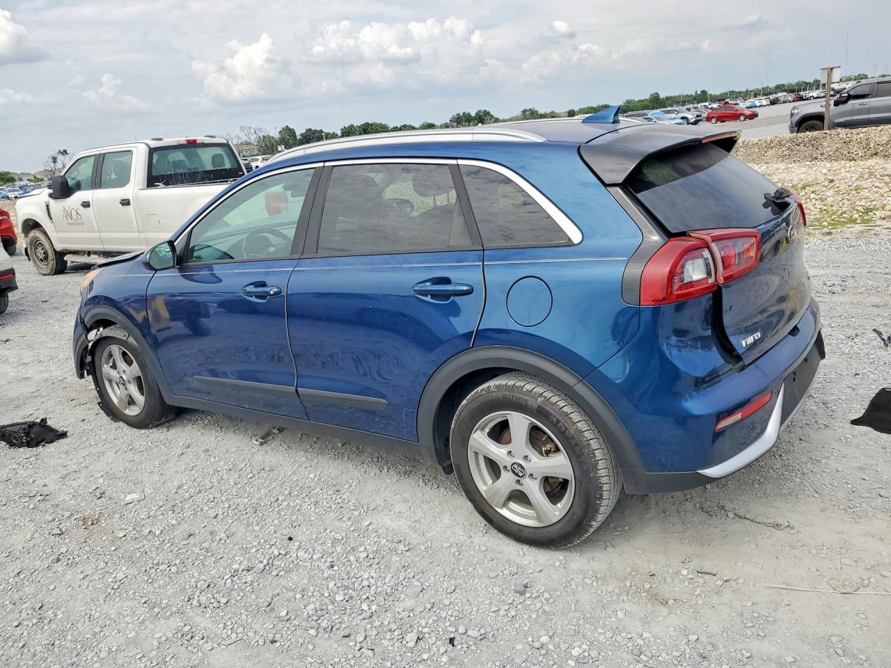 2017 Kia Niro Lx - Фото 2