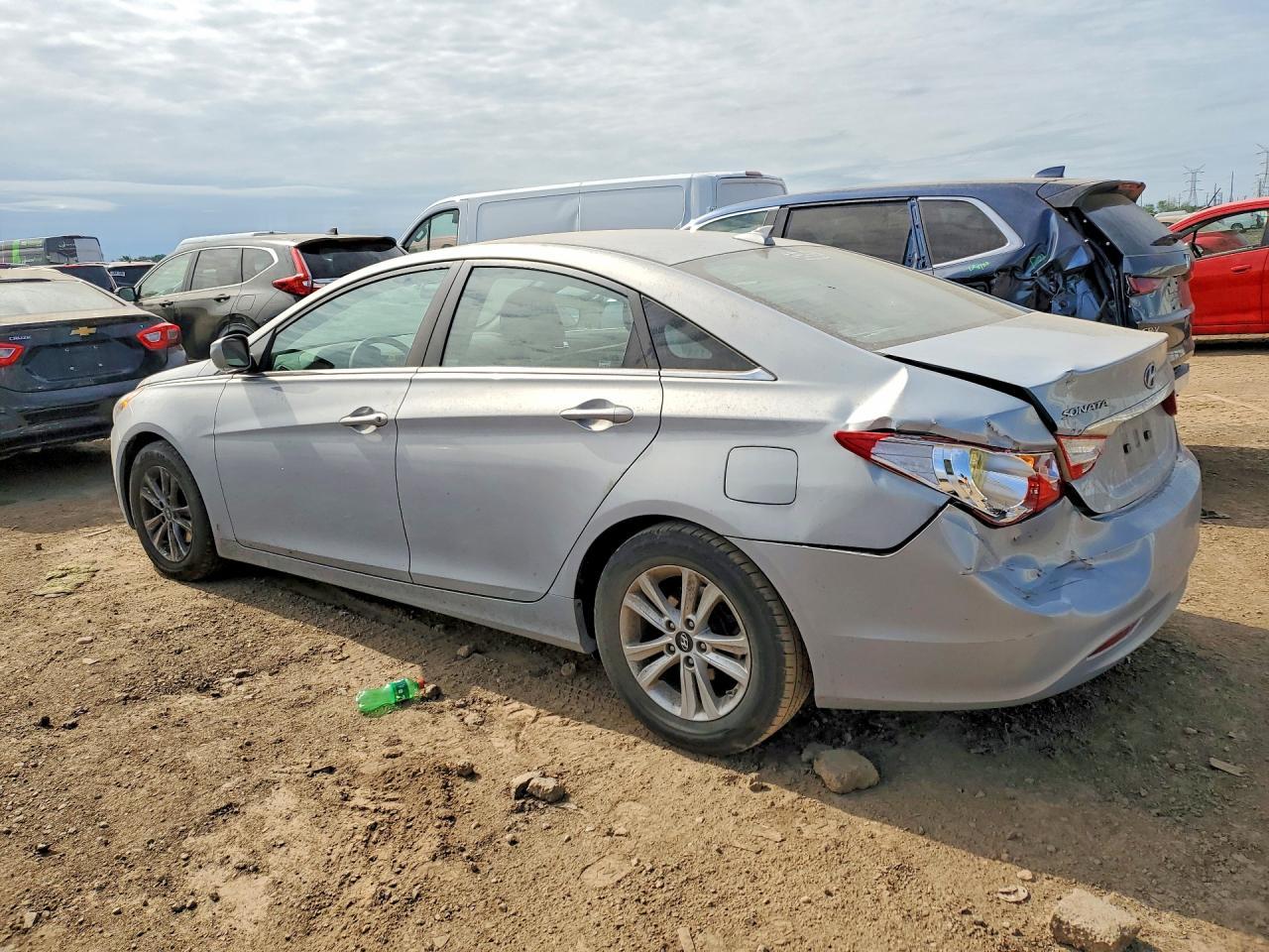 2012 Hyundai Sonata Gls - Image 2