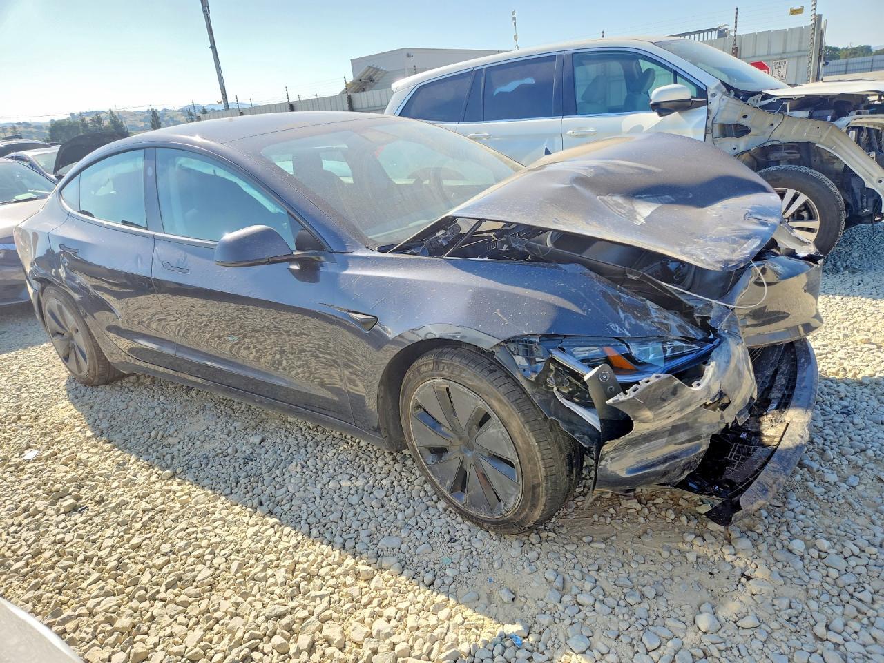 2026 Tesla Model 3 - Фото 4