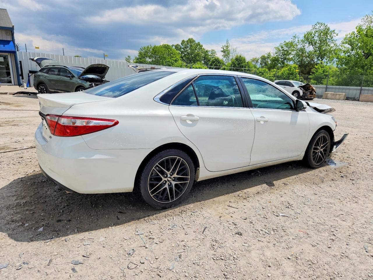 2015 Toyota Camry Xse - Фото 3