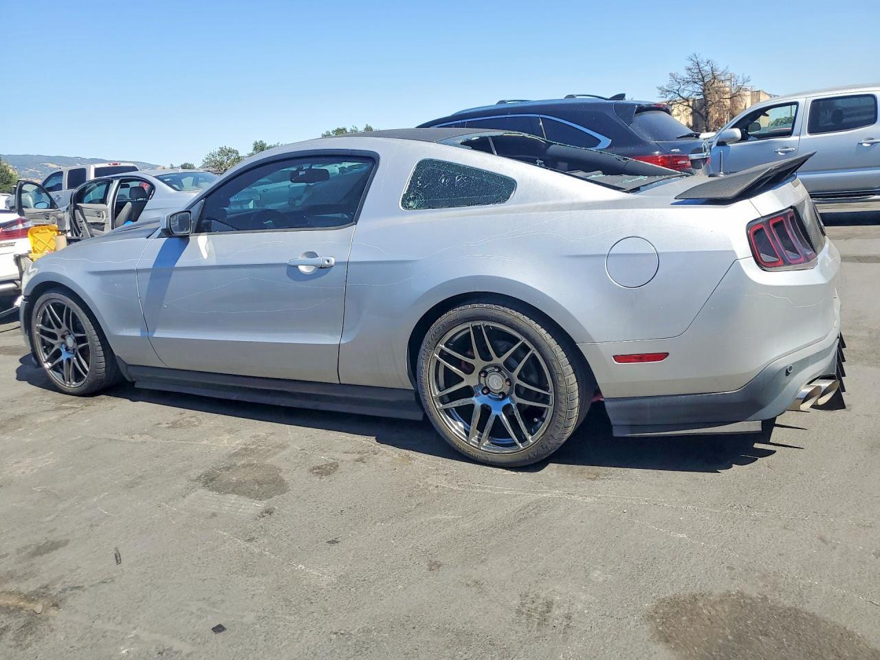 2012 Ford Mustang Gt - Image 2