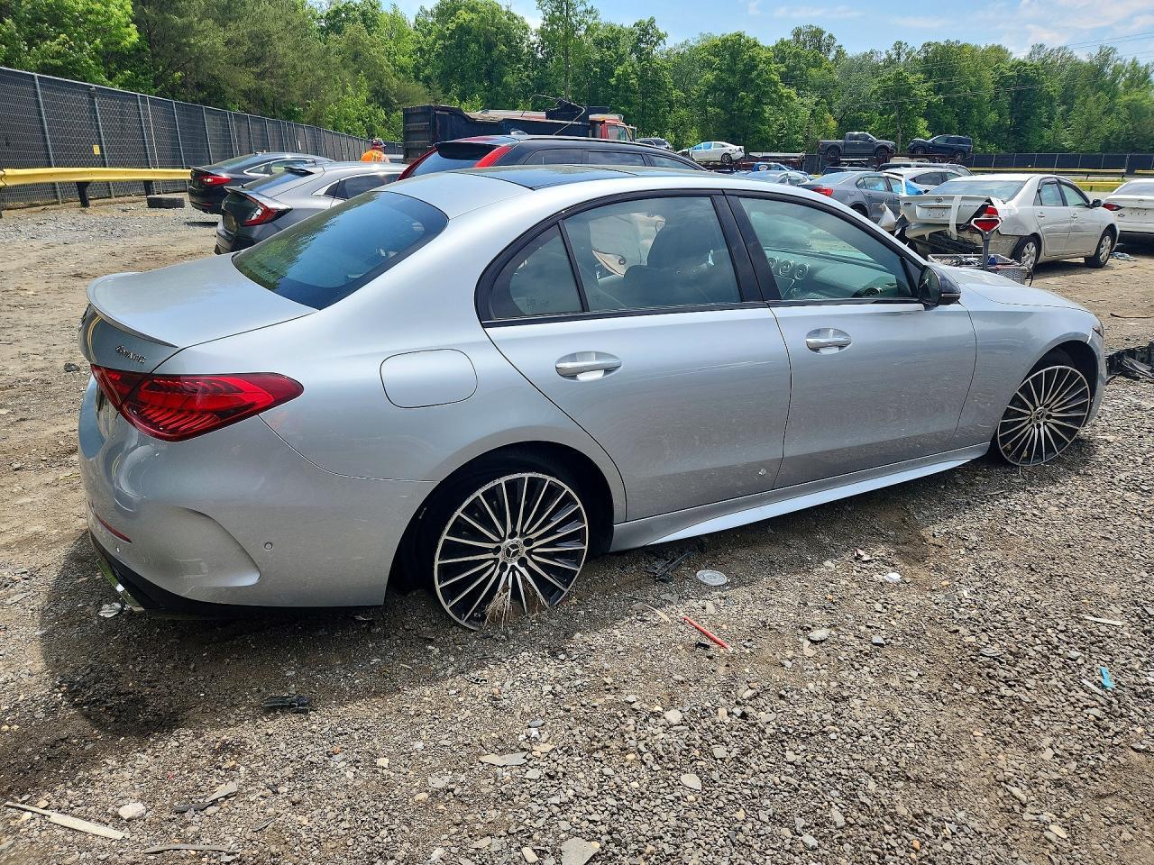 2025 Mercedes-Benz C 300 4Matic - Фото 3