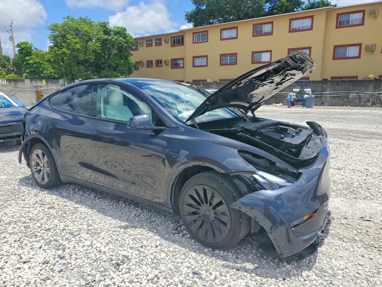 2024 Tesla Model Y - Фото 4