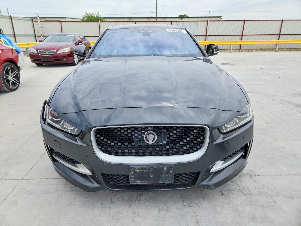 2017 Jaguar Xe - Фото 5
