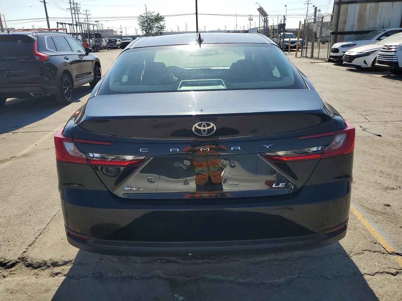 2025 Toyota Camry Le - Фото 6
