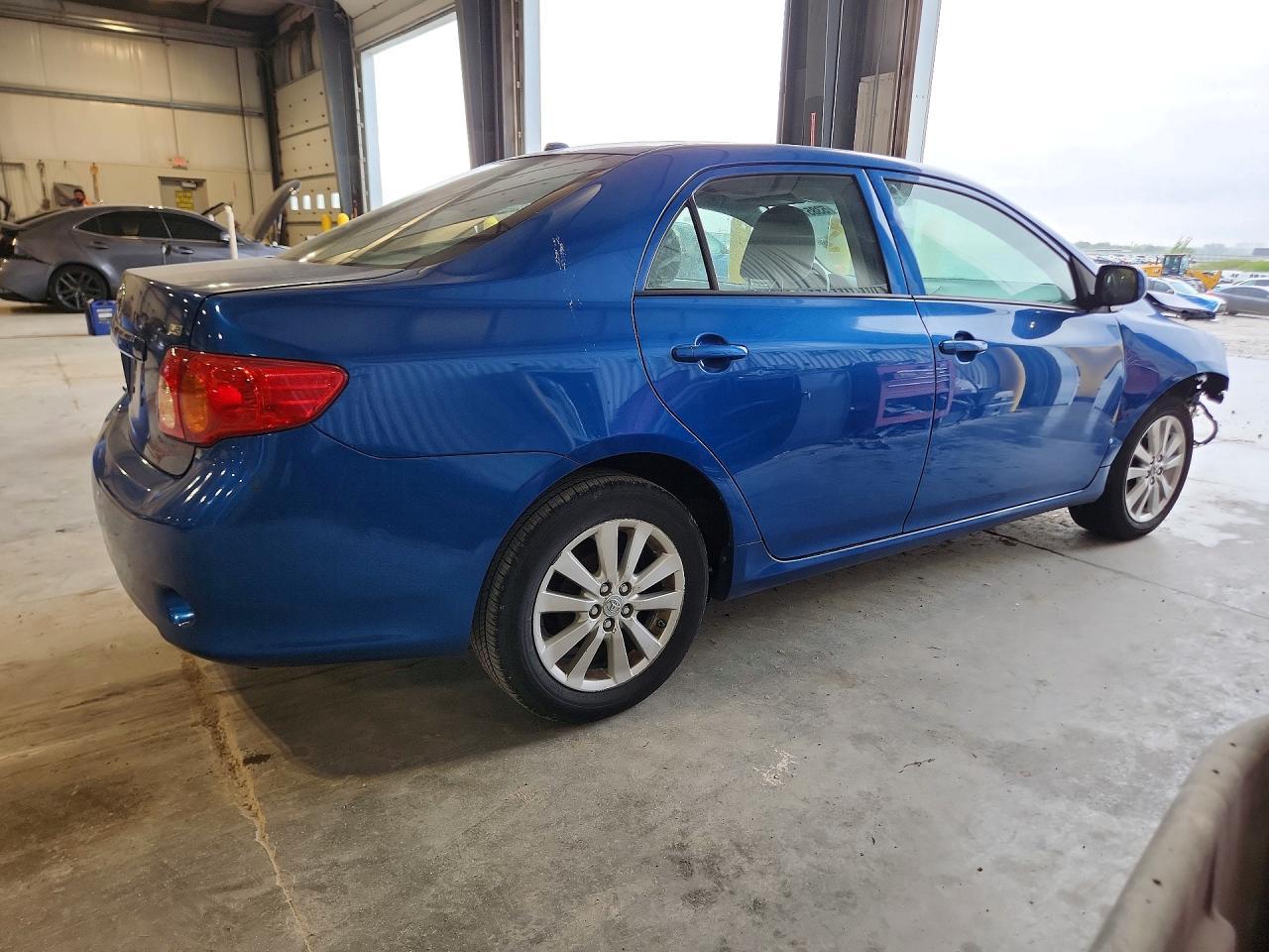 2010 Toyota Corolla Le - Фото 3